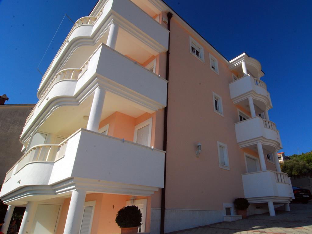 Apartments Barbara Τρογκίρ Εξωτερικό φωτογραφία