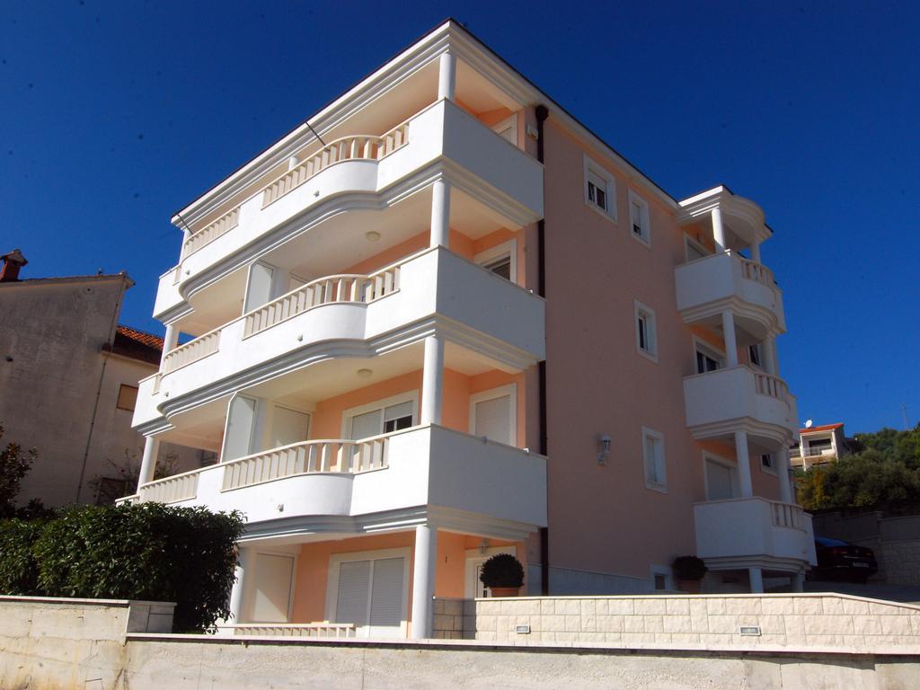 Apartments Barbara Τρογκίρ Εξωτερικό φωτογραφία